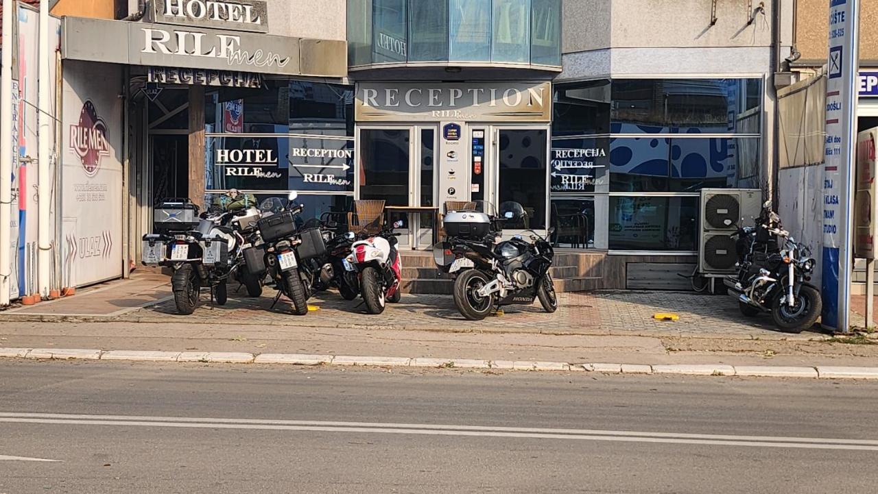 Hotel Rile Men Blue Ni Exteriér fotografie